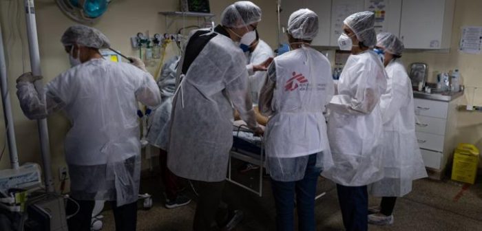 Con un rápido aumento del número de casos y de muertes causadas por el COVID-19, el sistema de salud en Manaos colapsó por segunda vez en enero de 2021.Mariana Abdalla/MSF