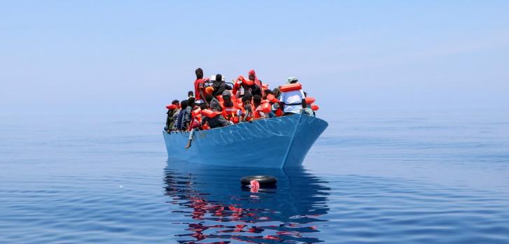 El 12 de junio rescatamos a las 93 personas a bordo de este bote en el Mar Mediterráneo. Junio de 2021Avra Fialas/MSF