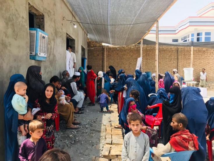 El 6 de julio, instalamos una clínica temporal para personas desplazadas por los intensos combates en los alrededores de la ciudad de Kunduz. Allí, atendimos más de 3.400 consultas durante los primeros 12 días. Afganistán, julio de 2021