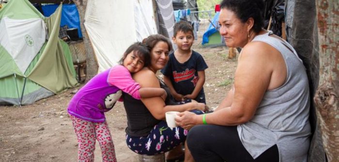 Mujeres con sus familias viven en el campamento de solicitantes de asilo en Matamoros, a la espera de una respuesta. 09/04/2020MSF/Arlette Blanco