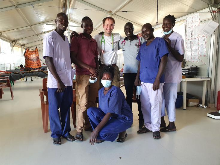 Equipo de MSF en el hospital de Agok 