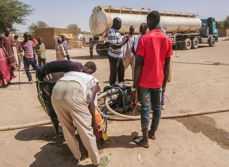 Agua potable en campo de refugiados