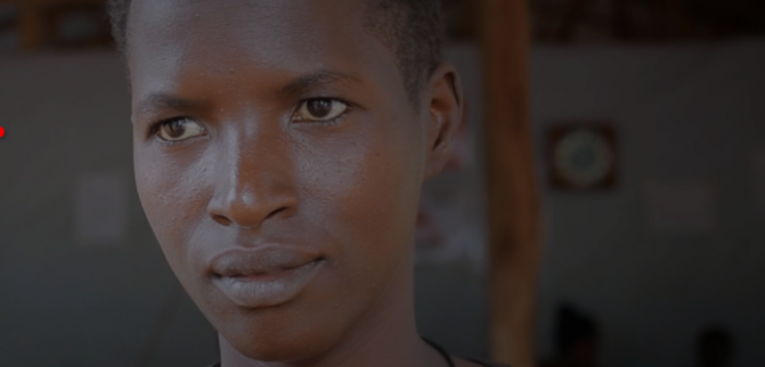 Gloria es una mujer refugiada originaria de Burundi en espera de su tercer hijo. Tuvo muchas dificultades para llegar a Tanzania. Ahora está en el campo de refugiados de Nduta, donde finalmente tiene acceso a una atención obstétrica de emergencia. ©MSF