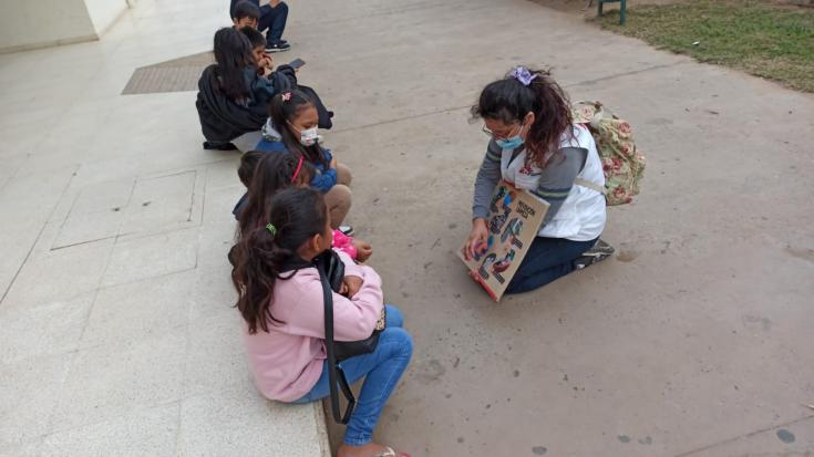 Capacitando a niños contra el dengue en Bolivia