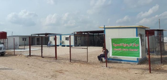 El 12 de marzo, el centro de salud de Médicos Sin Fronteras (MSF) comenzó a funcionar y ya estaba recibiendo pacientes en el campo de refugiados Al Hol. 
MSF