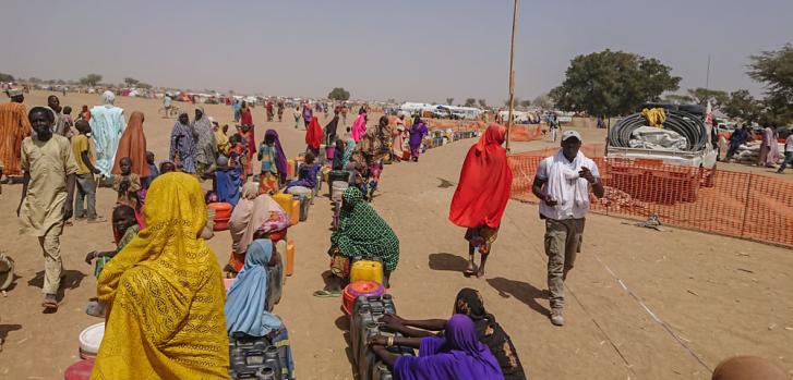 Más de 35.000 personas huyen de la violencia a pie hasta Camerún.MSF