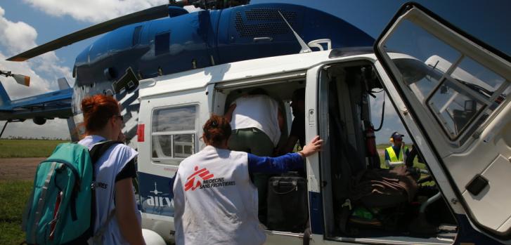 Un equipo de MSF parte de Chimoio para volar sobre Tica y otras regiones en el distrito Nhamatanda, en Mozambique.Mohammad Ghannam/MSF