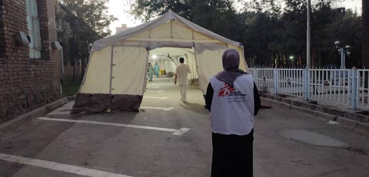 Tienda de Médicos Sin Fronteras en Herat, Afganistán, tras el terremoto.MSF.