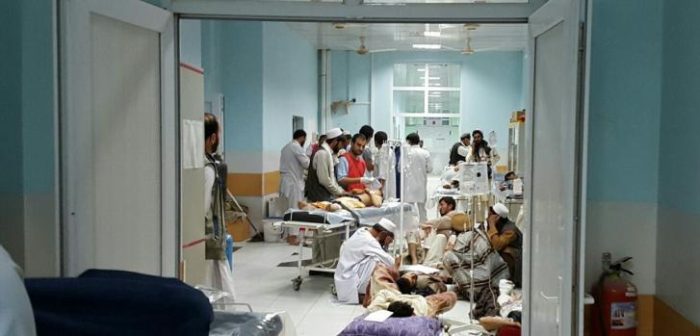 Hospital de MSF en Kunduz, Afganistan, sobrepasado de pacientes. ©MSFMSF