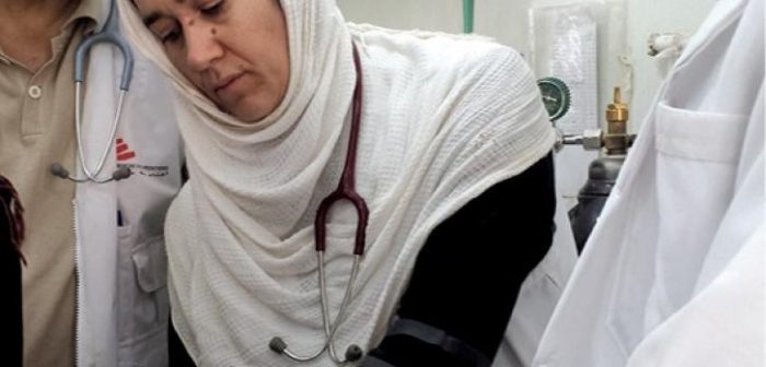 Mariela Carrara, médica emergencista argentina, en el hospital de Al-Jumhori de Saada, Yemen, 2016. © MSF