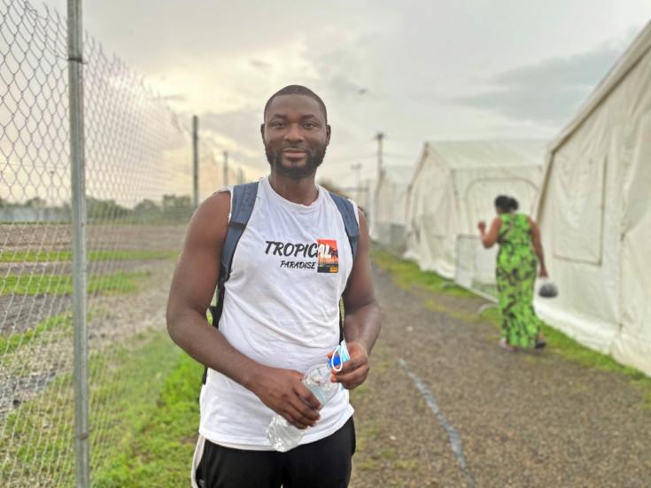 Alder, migrante de Ghana que cruzó el Darién en la Estación de Recepción Migratoria de San Vicente, Panamá