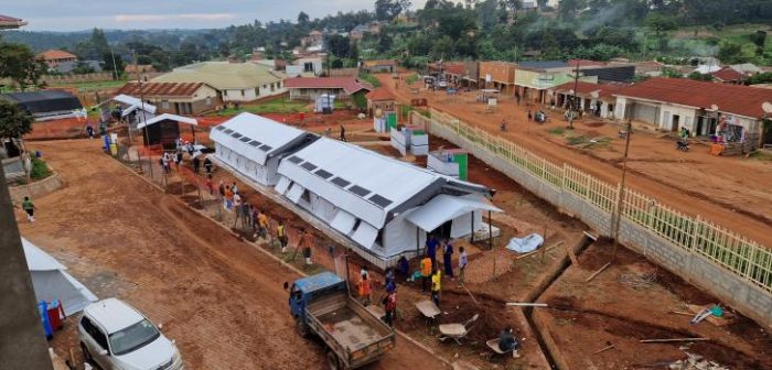 Debido al brote de Ébola en Uganda, establecimos una unidad de tratamiento con 36 camas en el hospital de Mubende.Augustin Westphal/MSF.