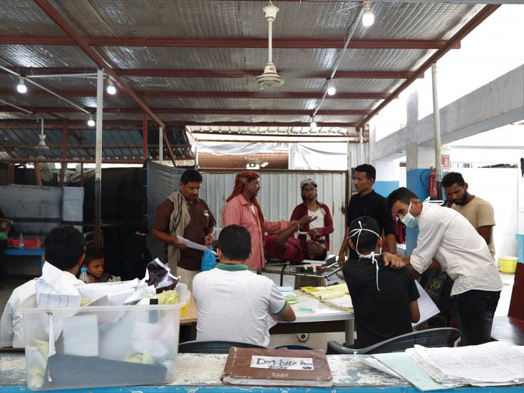 Creciente número de pacientes en el hospital Abs, Yemen.