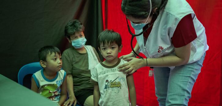 En el año 2020 enfermaron de tuberculosis 1.1 millones de niños en todo el mundo. La tuberculosis infantil y adolescente generalmente es la más difícil de diagnosticar y tratar.Ezra Acayan.