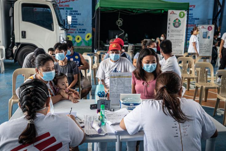 Pacientes en un centro de diagnóstico y atención de tuberculosis en Filipinas.