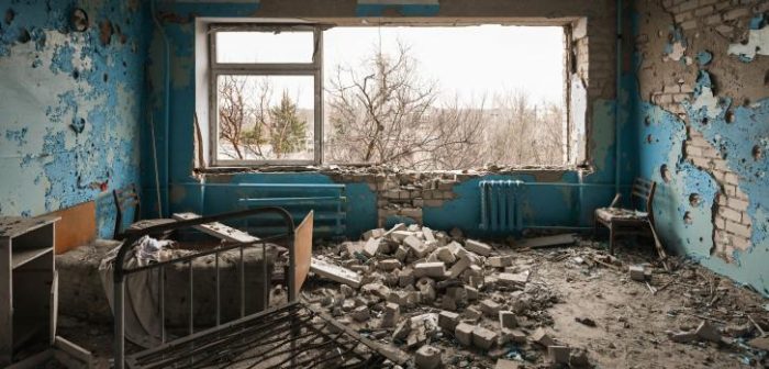 Hospital de la ciudad de Vysokopilla, Oblast de Kherson, inmerso entre los escombrosColin Delfosse.