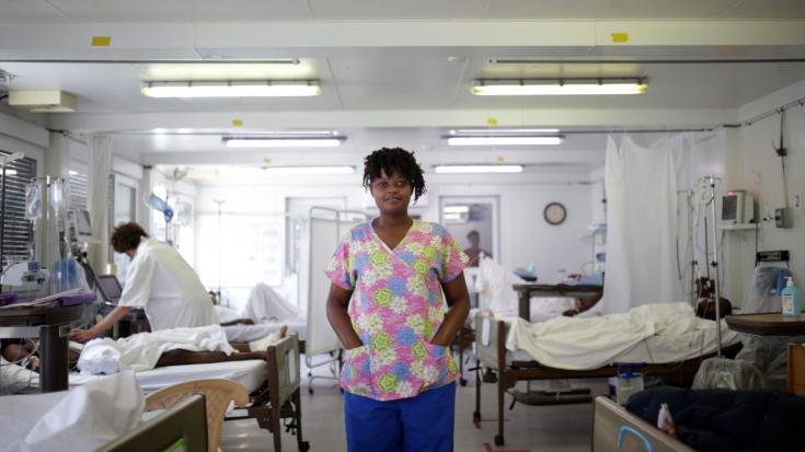 Enfermera de MSF que trabaja en el hospital central de Haití.