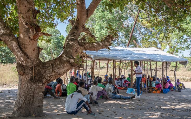 Grupo de autocuidado para pacientes con filariasis linfática en Muapane, gestionado por MSF.