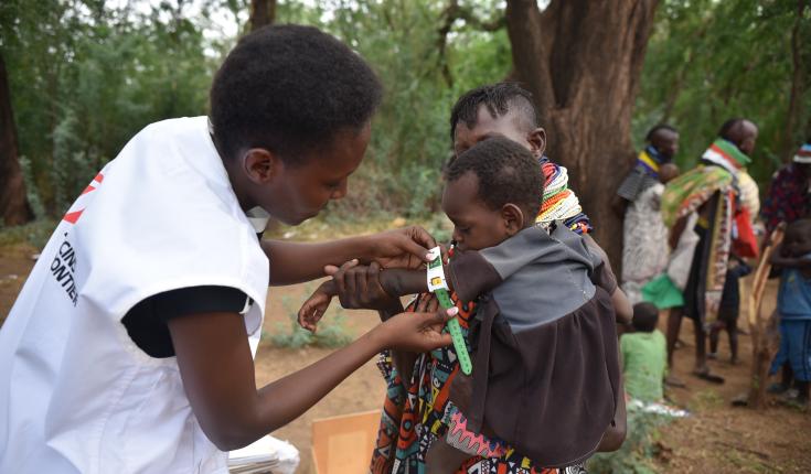 MSF brinda asistencia médica contra el sarampión en Kenia.