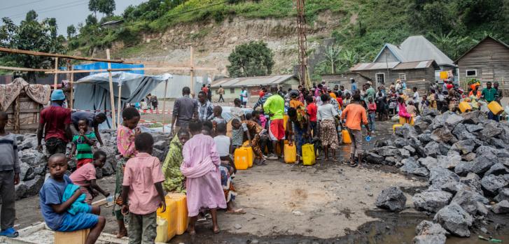 Distribuimos agua a las personas desplazadas en Sake, Kivu del Norte. República Democrática del Congo, mayo de 2021Moses Sawasawa