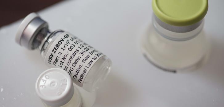 Vacuna experimental contra el ébola rVSV-EBOV ©Yann Libessart/MSF