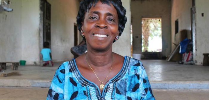Beatrice Yardolo perdió dos hijos y una sobrina a causa del Ébola. Ella también contrajo el virus pero sobrevivió, convirtiéndose en el último paciente sobreviviente de Ébola en Liberia © Adolphus Mawolo/MSFAdolphus Mawolo/MSF