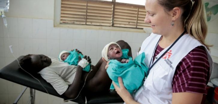 Partera de MSF en Sudán del Sur. ©Pierre-Yves Bernard/MSFPierre-Yves Bernard/MSF