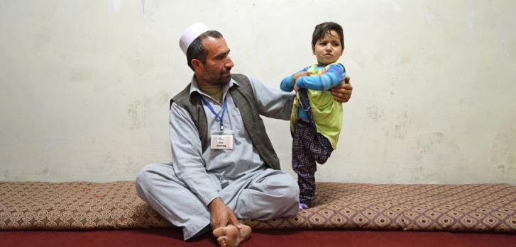 Shaista y su papá ©Aurelie Baumel/MSF