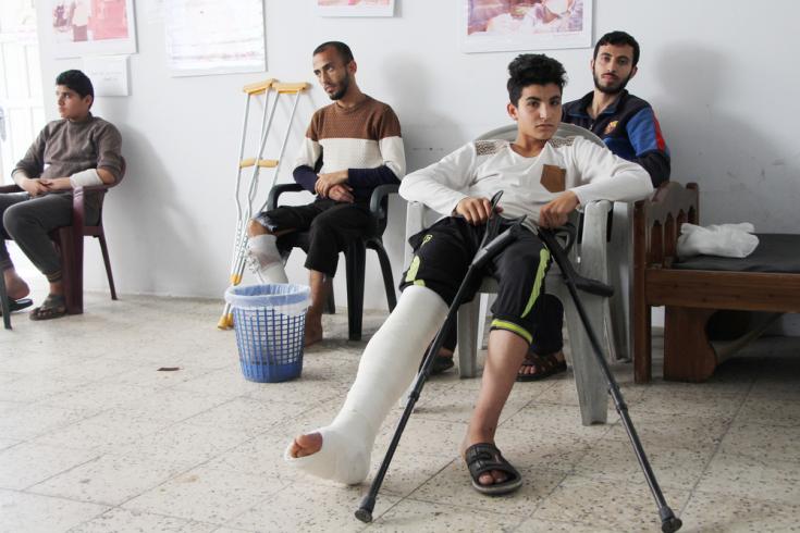 Heridos de bala en la sala de espera (Gaza).
