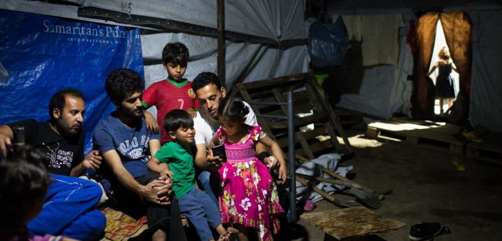 Una familia siria en el campo de Moria. Mayo 2018.Robin Hammond/Witness Change