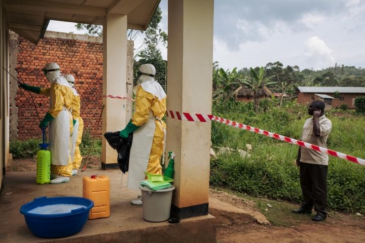 Trabajadores sanitarios en Kalunguta, provincia de Kivu Norte, República Democrática del Congo, noviembre de 2018.