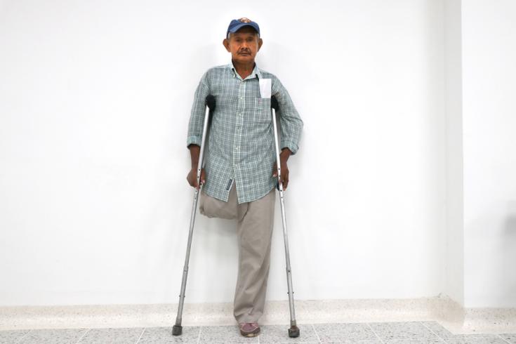 Fredy Flores tiene 62 años y vive en Tibú (Venezuela) hace un año y medio.  Era pintor, albañil y conductor, pero tuvo un accidente y no volvió a conseguir trabajo.