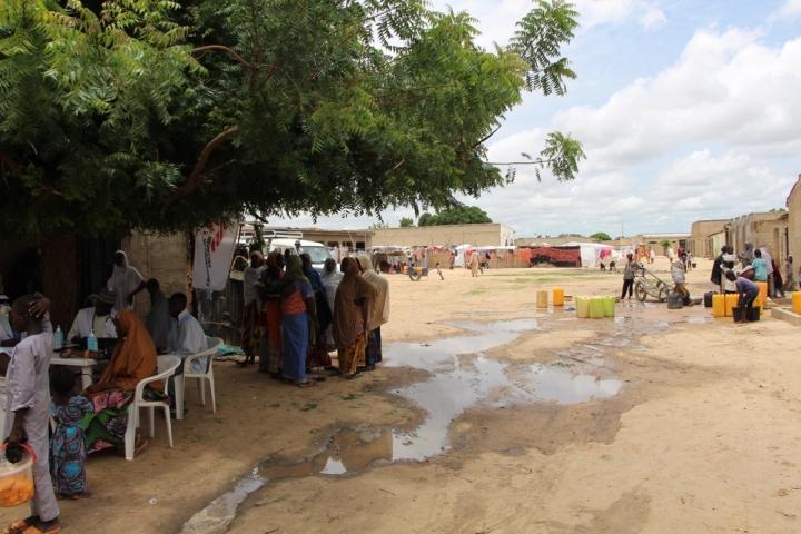 Muchos de ellos viven en campamentos establecidos de manera informal donde las necesidades básicas son insuficientes.