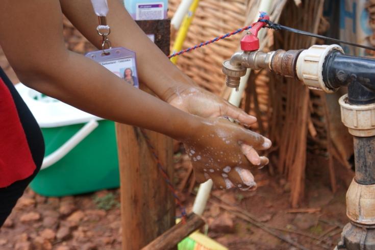 Lavado de manos en el campo de refugiados de Nduta, Tanzania.