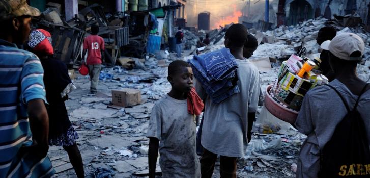 El centro de Puerto Príncipe en ruinas, tras el terremoto del 12 de enero de 2010.Kadir Van Lohuizen/Noor