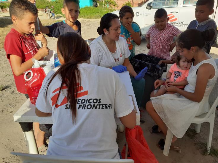 Nuestros equipos de Médicos Sin Fronteras trabajando en La Gabarra, Colombia.