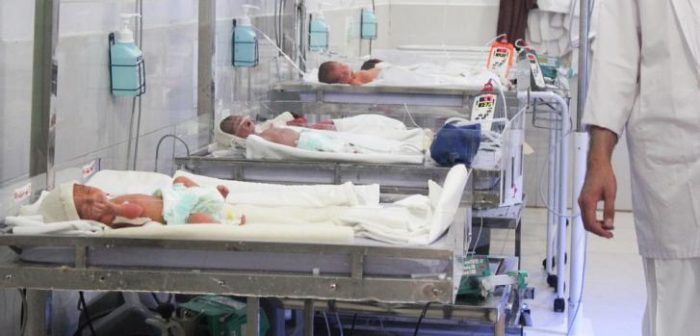 Foto de la unidad de recién nacidos gestionada por MSF en el Hospital Central de Distrito en Timergara, al norte de Pakistán.
Nasir Ghafoor/MSF