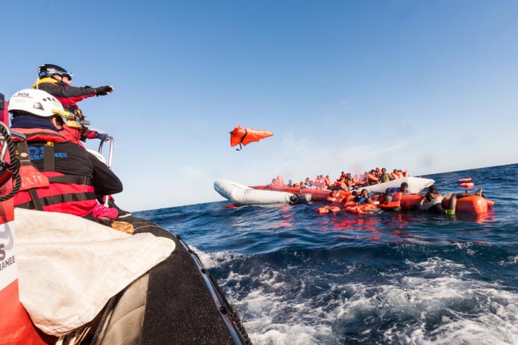 Rescate de refugiados en el mar mediterráneo
