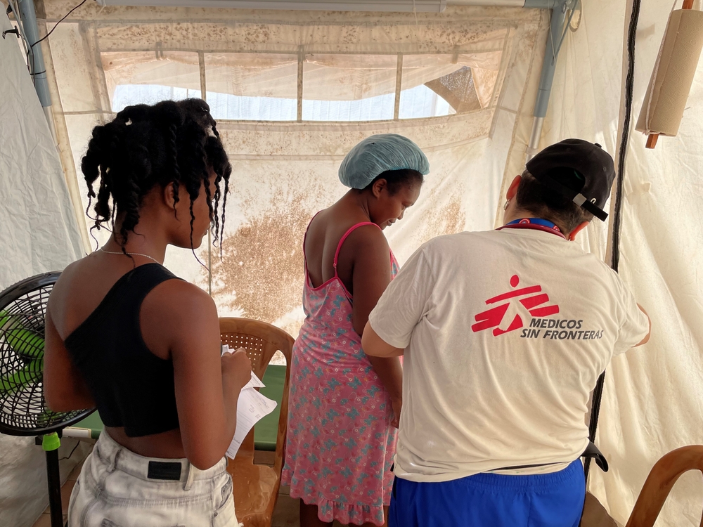 Médicos de MSF brinda asistencia en el Tapón del Darién.