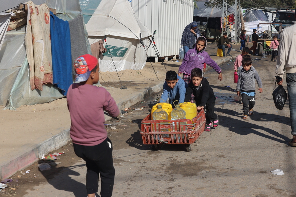 No hay agua limpia en Gaza para que la población consuma. 