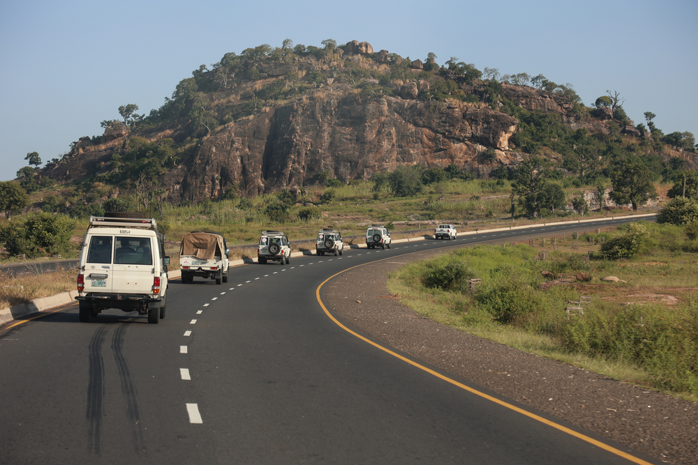 Un convoy de vehículos de MSF sale de la ciudad de Bauchi camino de Ganjuwa.