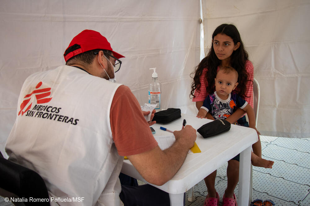 Nuestros equipos proporcionan atención médica a víctimas de conflictos armados y migrantes con dificultades para el acceso a la salud en Arauca.