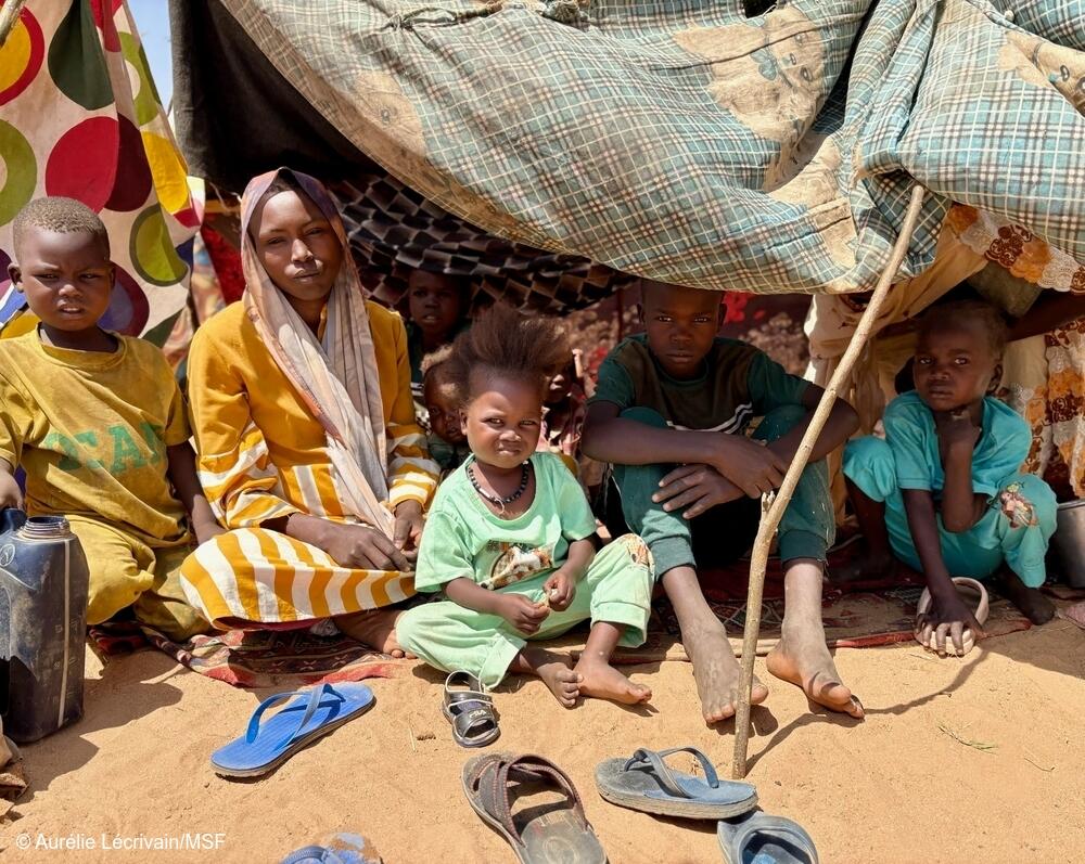 Familias afectadas por la crisis en Sudán