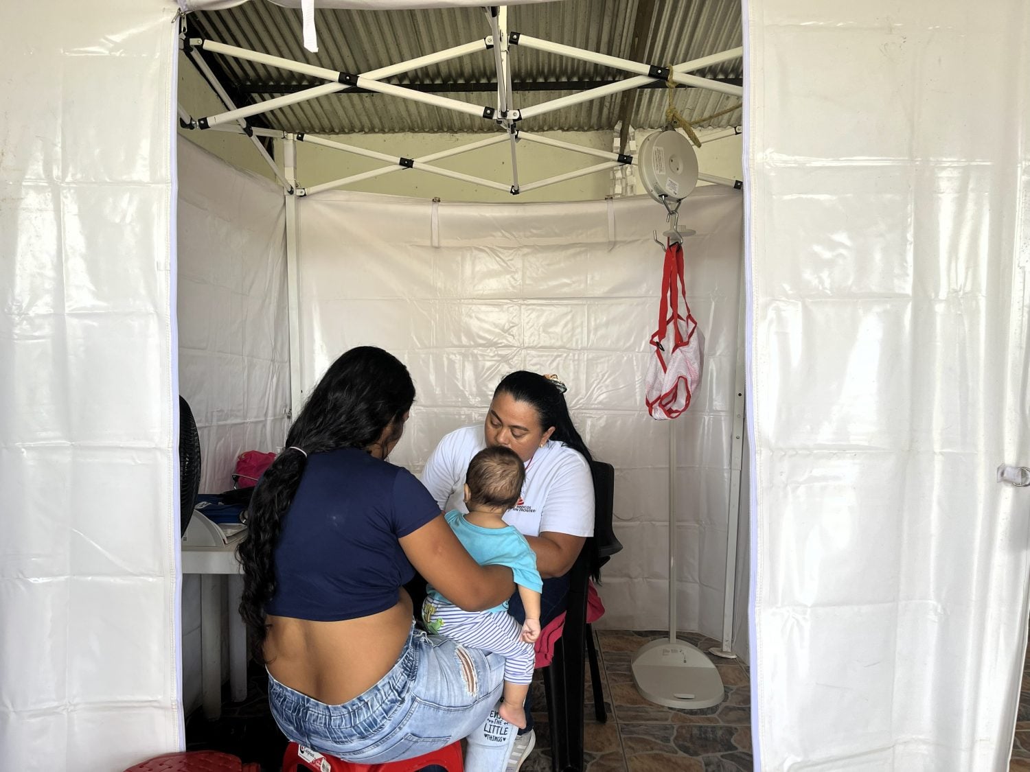 Tras nueve meses de intervención en el departamento de Arauca, culminamos nuestro proyecto brindando atención médica, salud mental y mejoras en acceso al agua a miles de personas afectadas por el conflicto armado y la migración. De cara a 2026, evaluaremos nuevas intervenciones ante emergencias médico-humanitarias en Colombia.